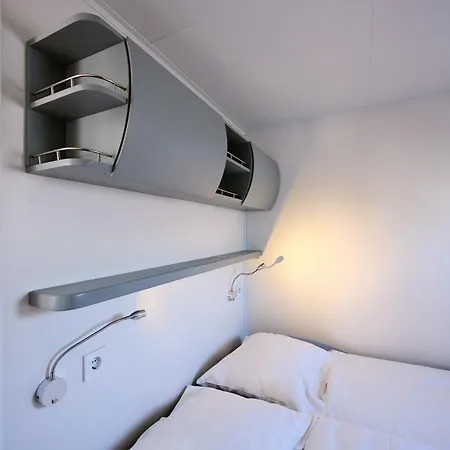 Πλωτό κατάλυμα Of The Houseboat - Zen