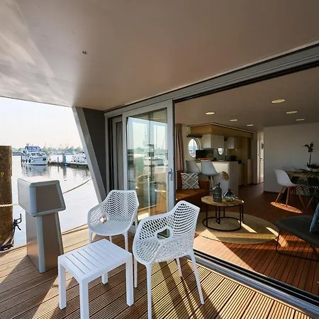 Of The Houseboat - Zen Hotel na wodzie Dinteloord