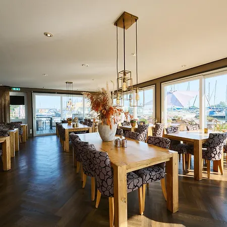 ספינת מלון Of The Houseboat - Zen Dinteloord