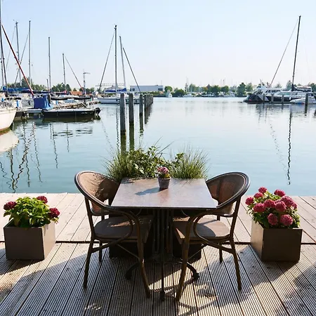 Of The Houseboat - Zen Dinteloord