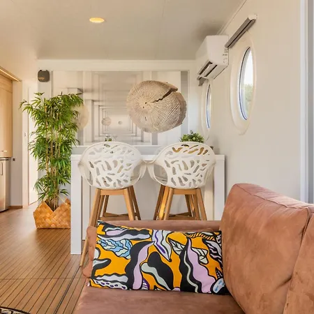 Of The Houseboat - Zen