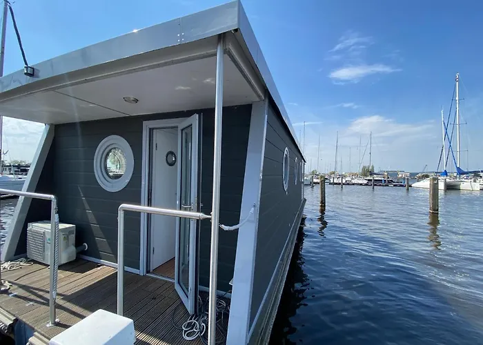 Of The Houseboat - Zen Hotel en barco