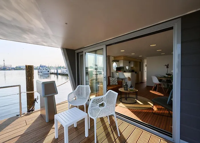 Of The Houseboat - Zen Hotel en barco Dinteloord
