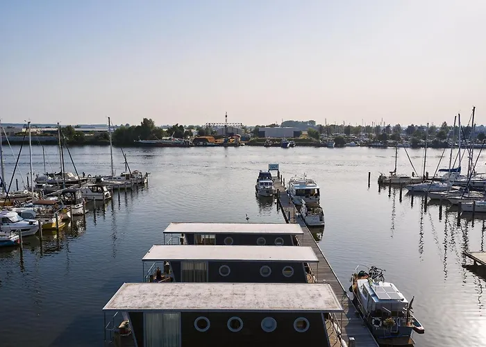 Of The Houseboat - Zen Hotel en barco *
