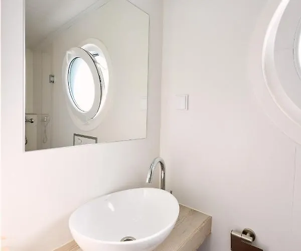 Hotel en barco Of The Houseboat - Zen