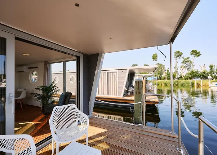 Of The Houseboat - Zen