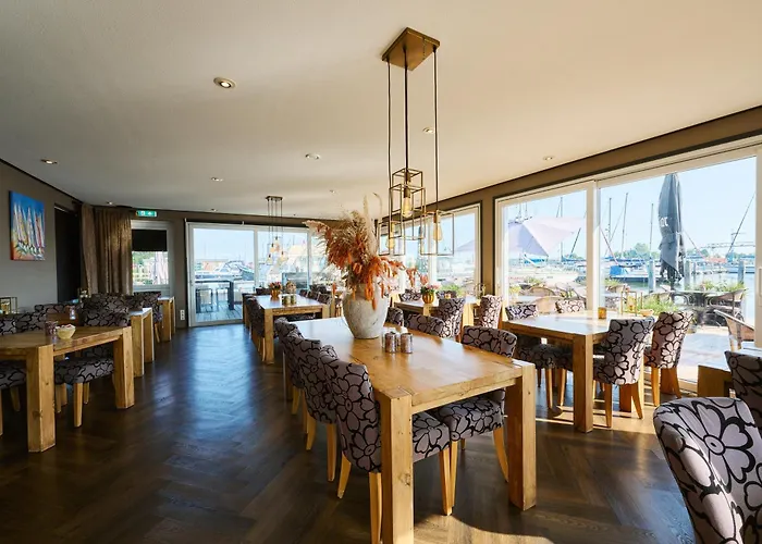 Hotel en barco Of The Houseboat - Zen Dinteloord