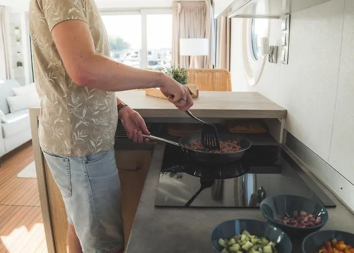 Of The Houseboat - Zen *