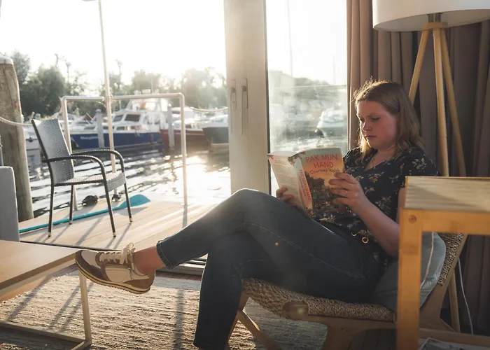 Of The Houseboat - Zen Dinteloord