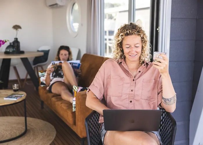 Of The Houseboat - Zen Hotel en barco *