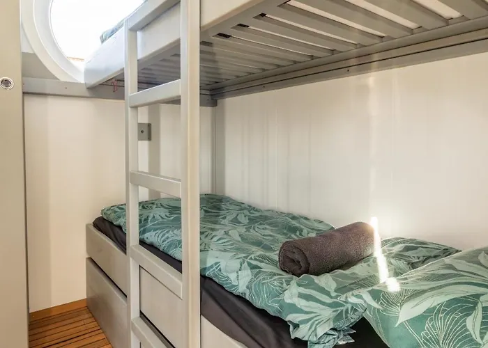 Of The Houseboat - Zen Hotel en barco