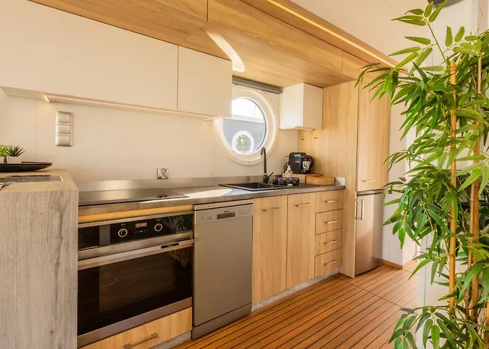 Of The Houseboat - Zen *