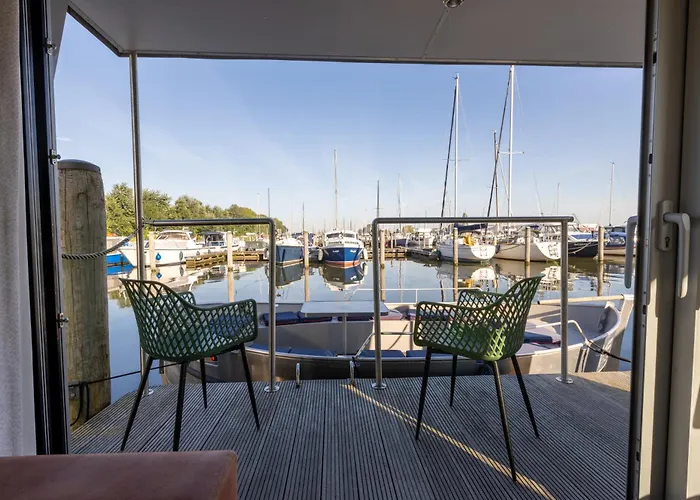 Of The Houseboat - Zen Hotel en barco