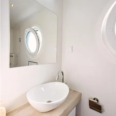 Hotel en barco Of The Houseboat - Zen