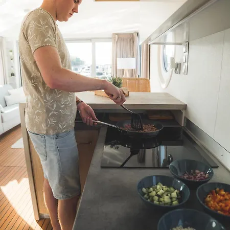 Of The Houseboat - Zen *