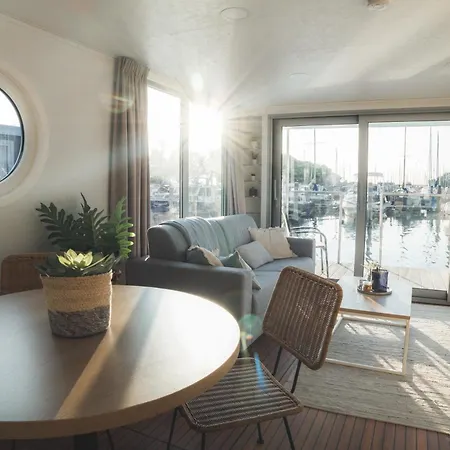 Of The Houseboat - Zen Ботель