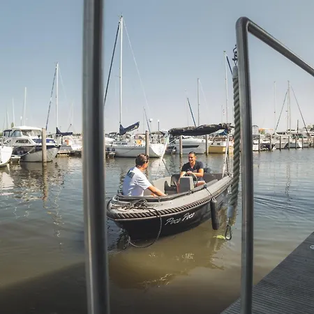 Of The Houseboat - Zen Hotel en barco *