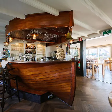 Of The Houseboat - Zen Dinteloord