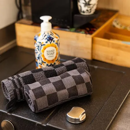 Of The Houseboat - Zen Ботель *