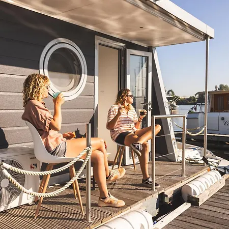 Of The Houseboat - Zen Ботель *