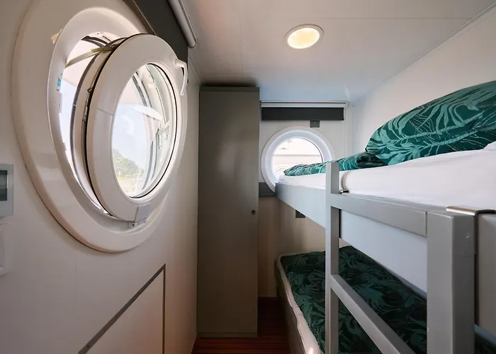 Botel Of The Houseboat - Zen Dinteloord