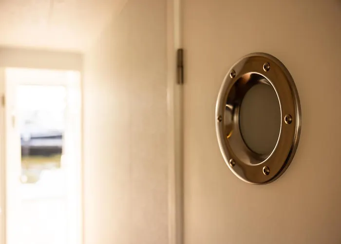 Of The Houseboat - Zen *