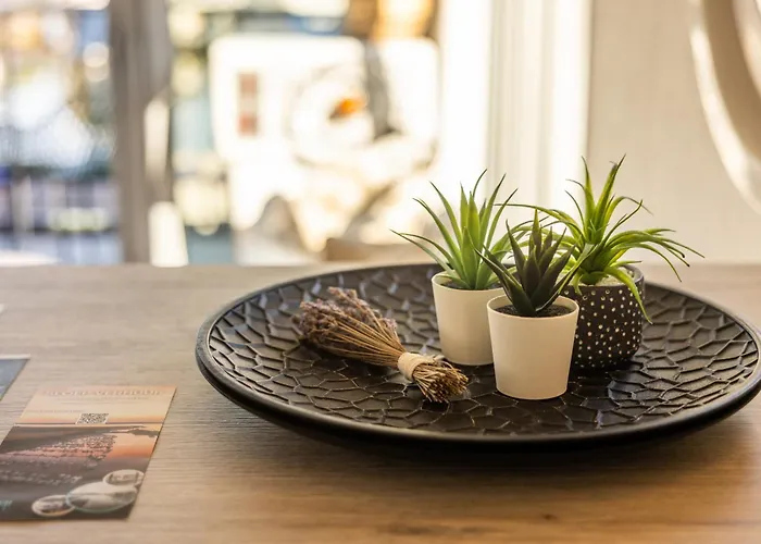 Botel Of The Houseboat - Zen *