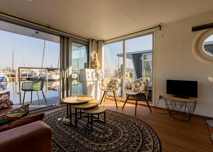 Botel Of The Houseboat - Zen Dinteloord