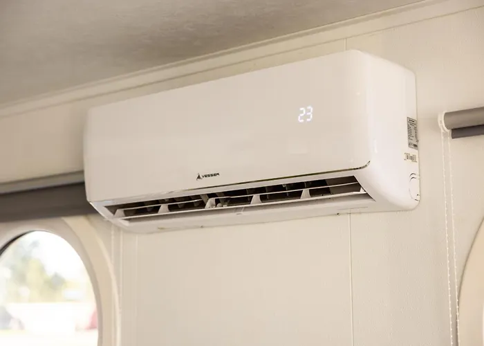 Of The Houseboat - Zen Dinteloord