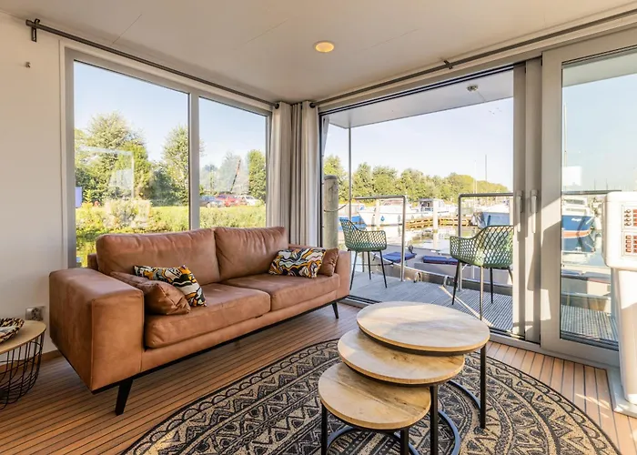 Botel Of The Houseboat - Zen *